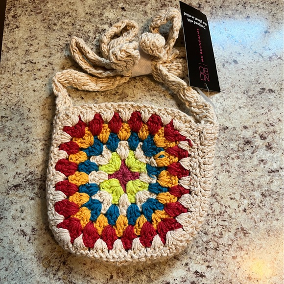 Woman’s Festival Crochet Granny Square Crossbody Bag - Picture 7 of 8